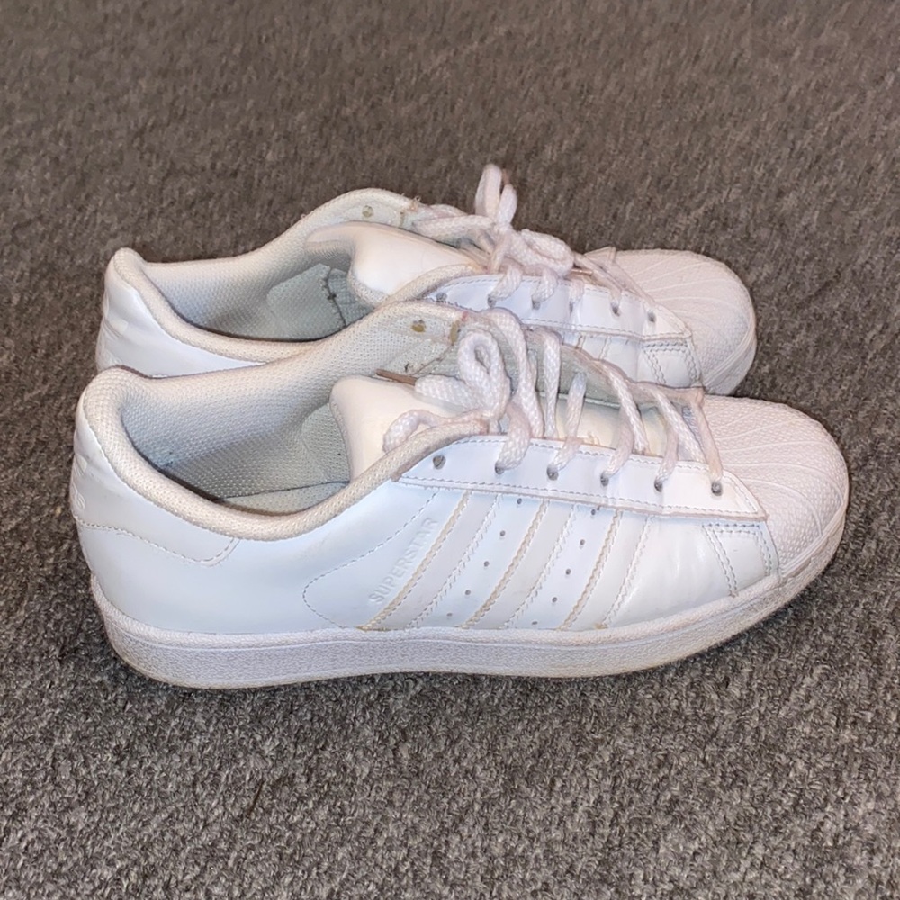 Adidas superstars
